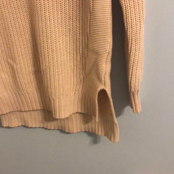 light pink v neck sweater - Picture 3 of 3